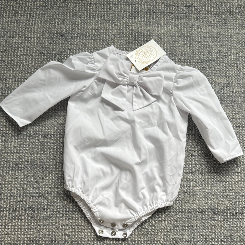 NWT Elegant White Beaufort Bonnet Beatrice Bow Blouse & Onesie 0-6 Months